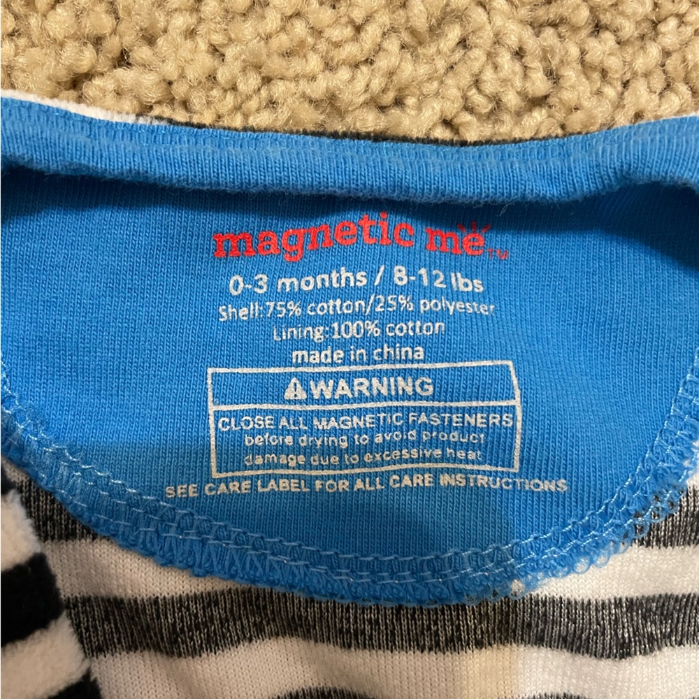 Magnetic Me Onesie - Size 0-3 months - Picture 4 of 6
